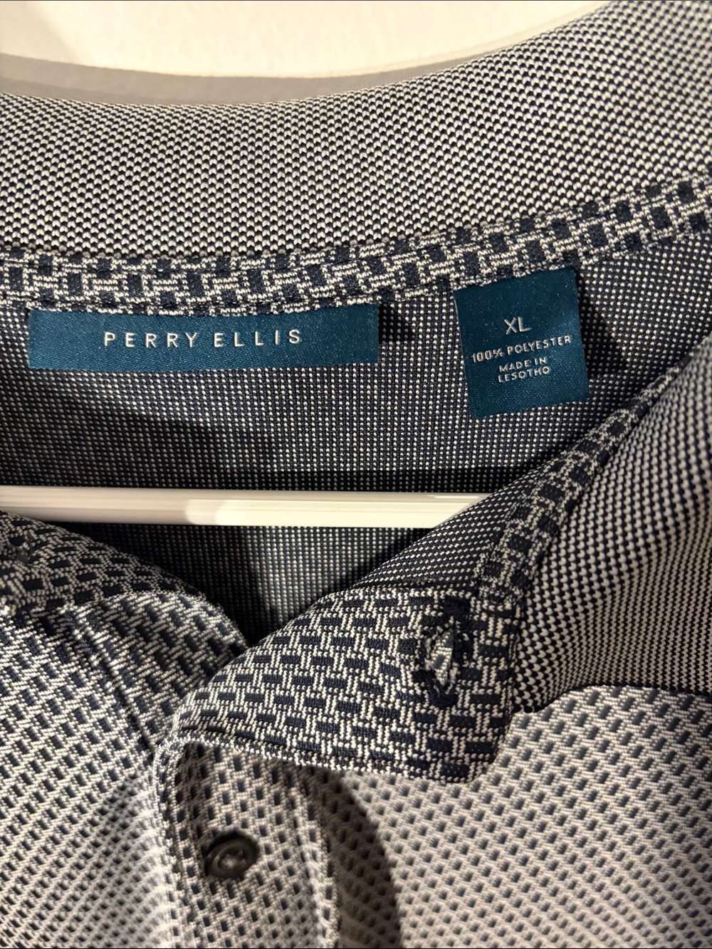 Perry Ellis Men's Grey Micro-Pattern Polo - Picture 2 of 3